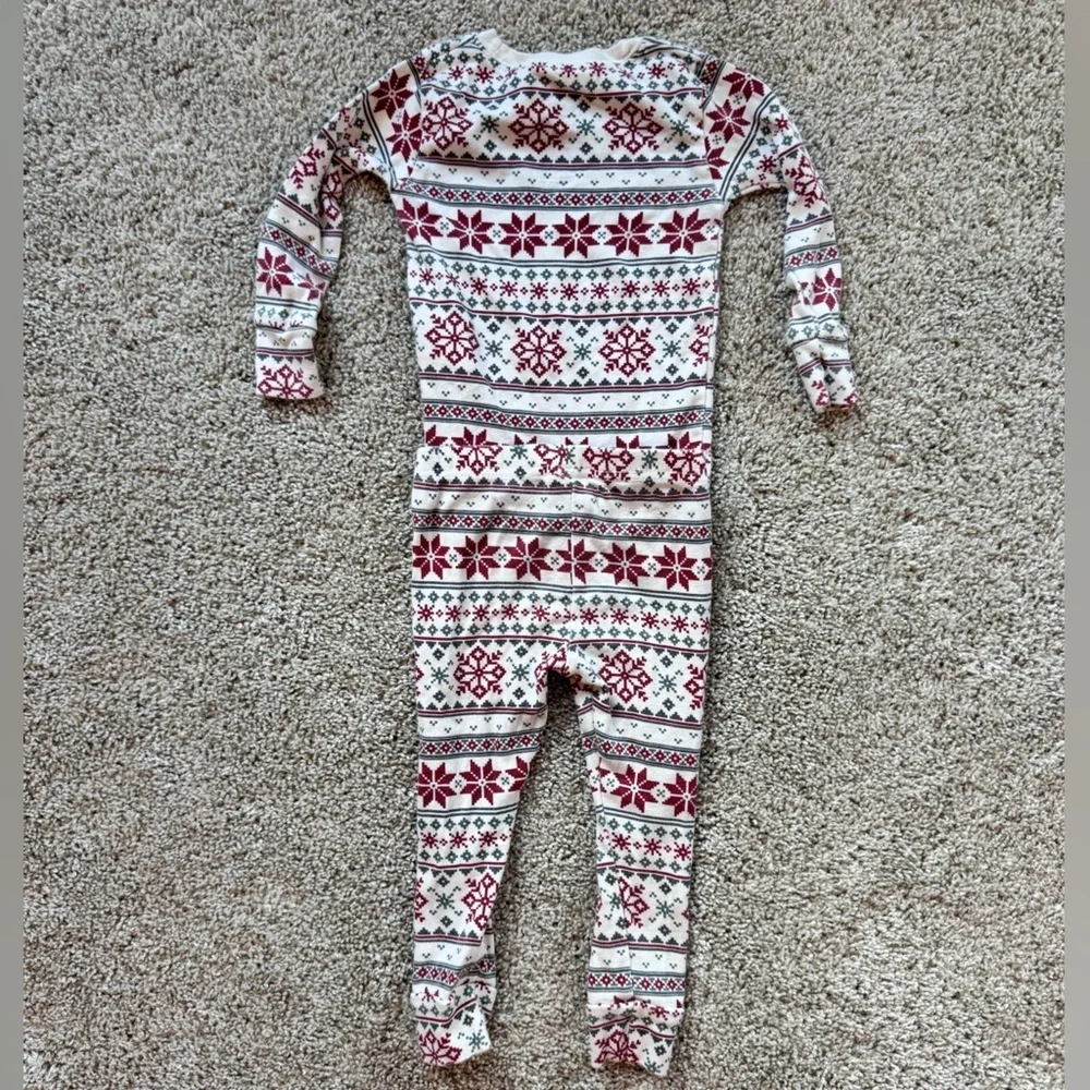 Carter's Little Planet Red & White Snowflake Pajama Set ChristmaSize 18 months